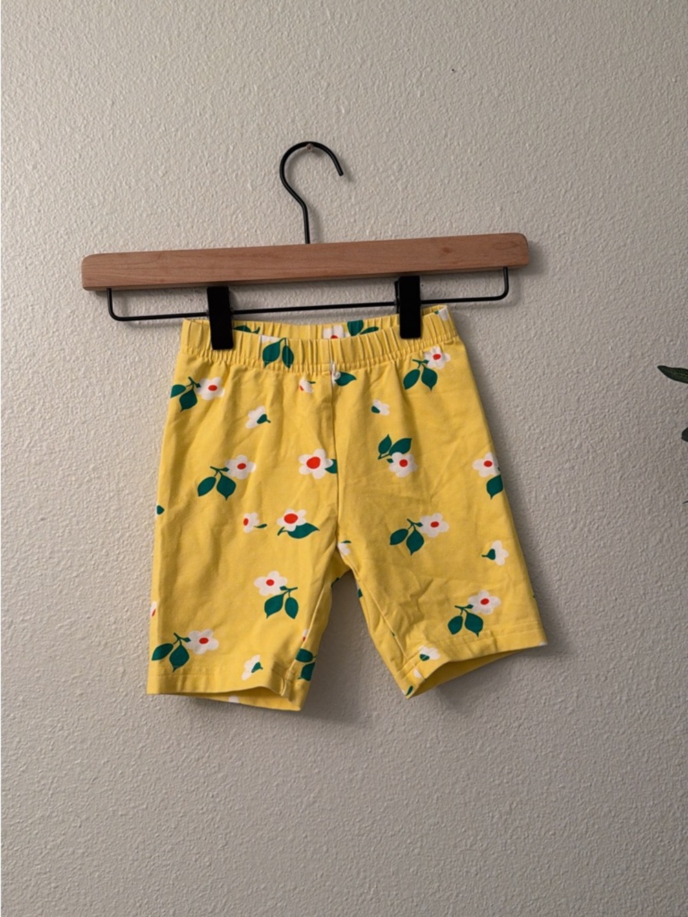 Hannah Anderson Kids Yellow Floral Stretch Shorts size 4